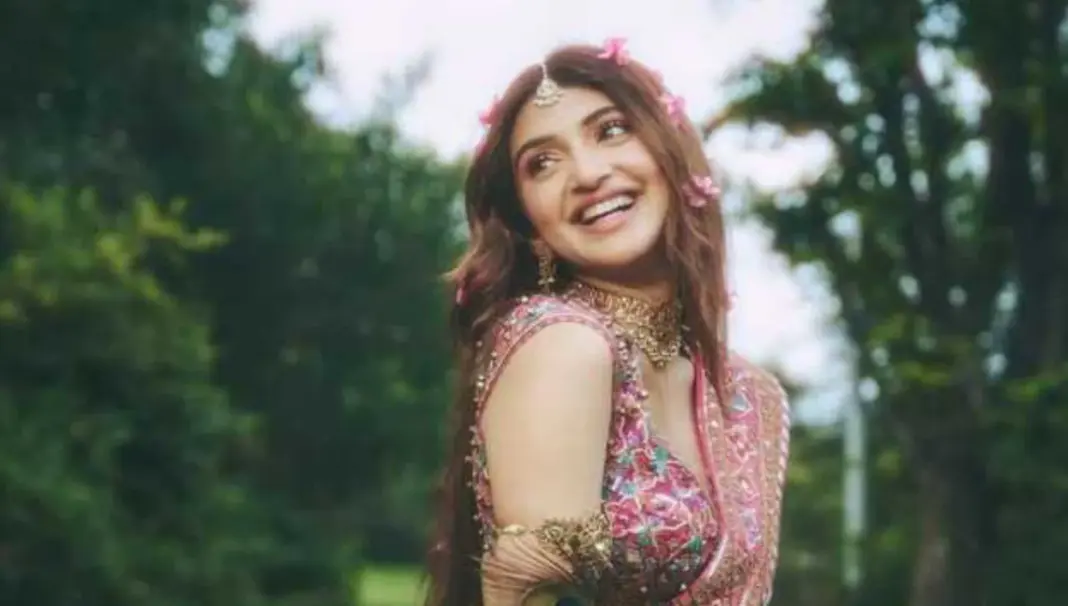 Sreeleela poses for a glamorous photo as her Instagram post crosses 11.1 million likes