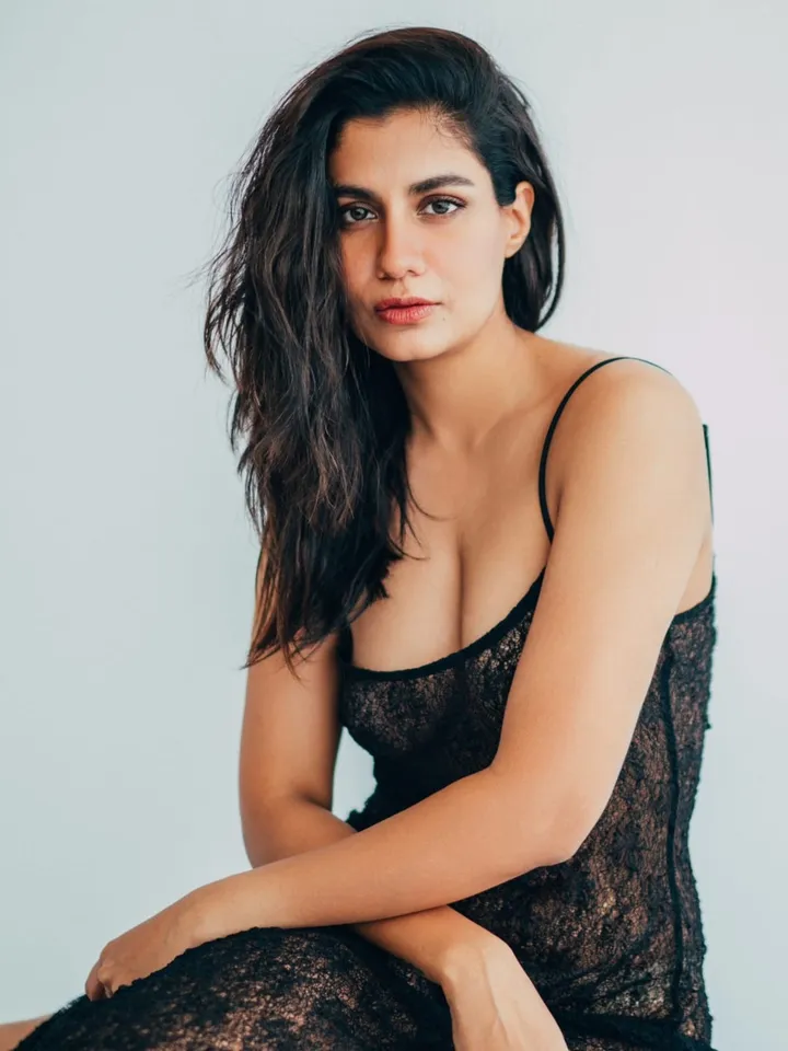 Shreya Dhanwanthary Black Lace Studio Look